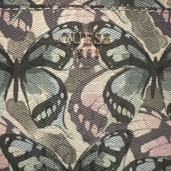 Guess Butterfly Crossbody Purse 🦋 Like new - Picture 4 of 6